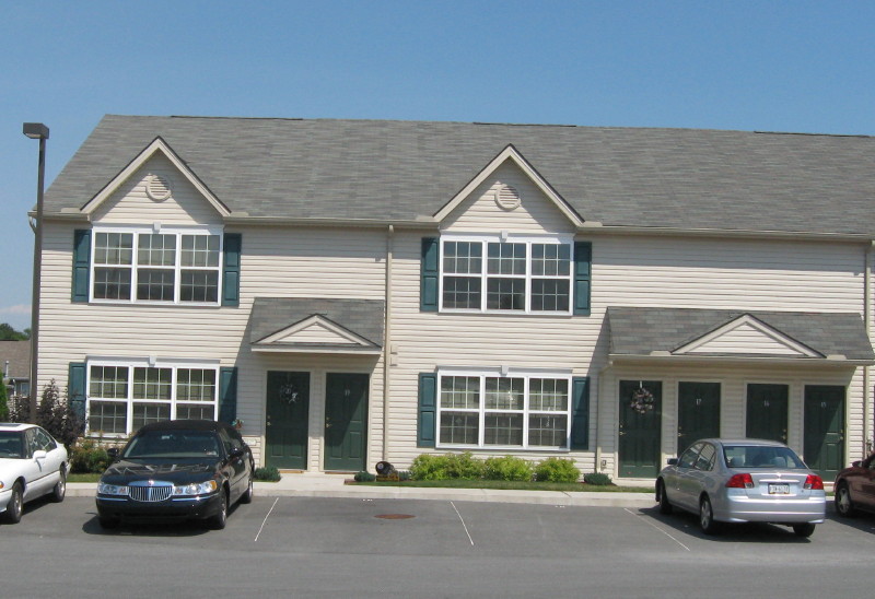 Country Manor Court Apartments