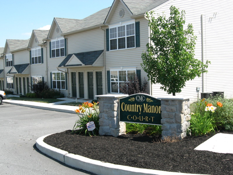 Country Manor Court Apartments